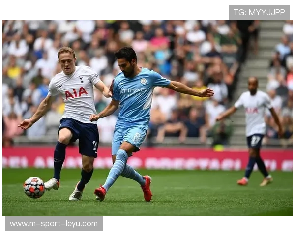 英超战术演变趋势：高压逼抢与快速反击并重，英超高位压迫