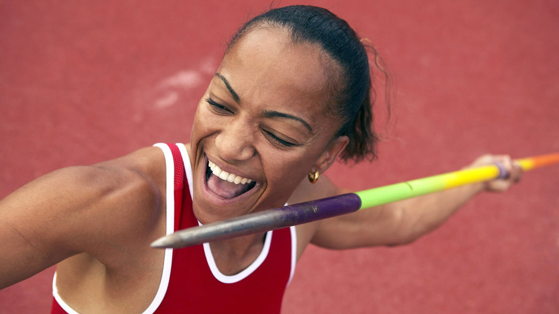 三人协作拉动全队推进节奏，三人团队动作